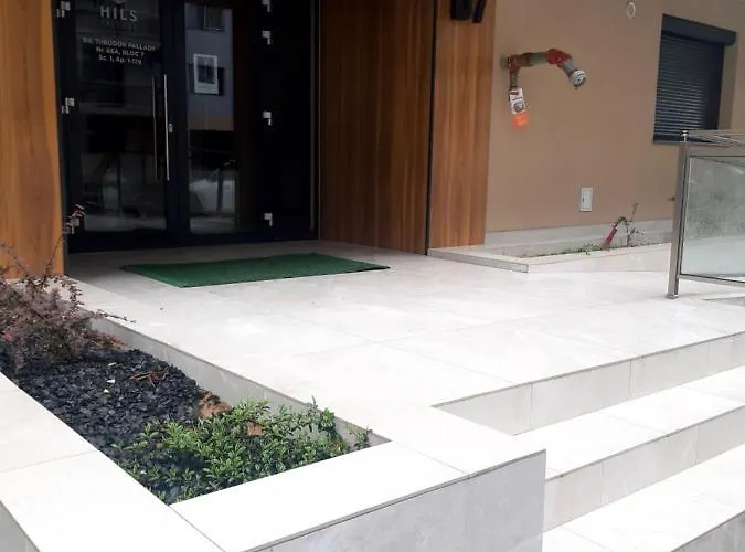 Mia!! Self Check-in! *